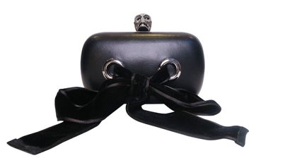 Skull Ribbon Clutch on Chain, front view